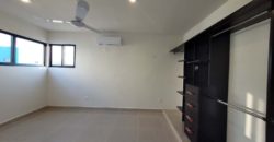 Casa en privada en Conkal, con habitación en planta baja