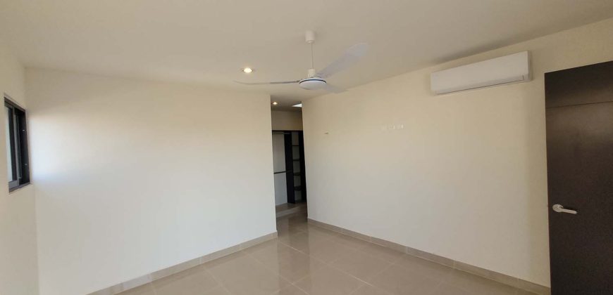 Casa en privada en Conkal, con habitación en planta baja