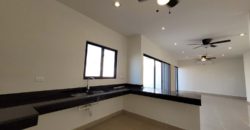 Casa en privada en Conkal, con habitación en planta baja