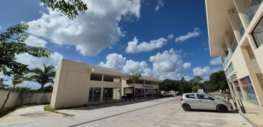 Local en renta con Drive Thru en Plaza Manere Conkal