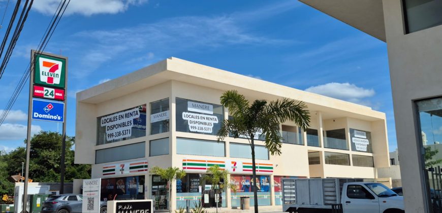 Local en renta con Drive Thru en Plaza Manere Conkal