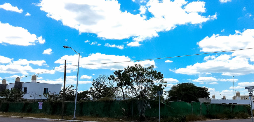 Terreno comercial en esquina en ciudad caucel