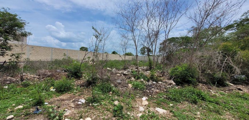 Terreno en venta en Conkal sobre carretera, ideal bodegas y comercial