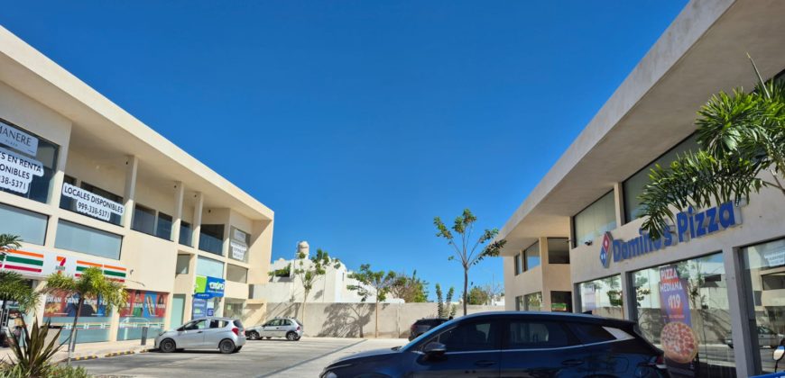 Local en Renta Plaza Manere Conkal. Planta Baja
