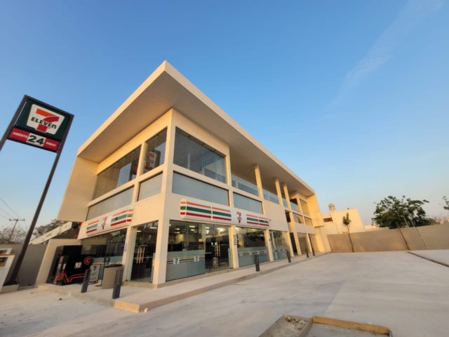 Local comercial en planta alta plaza Manere