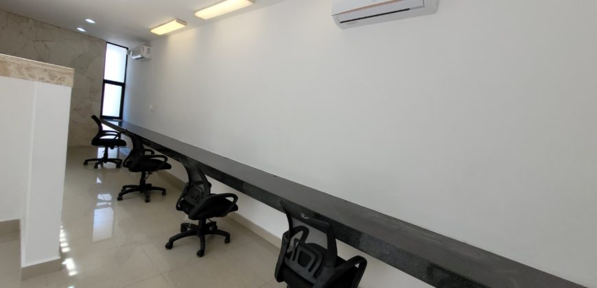 Oficina equipada en la zona norte de Mérida