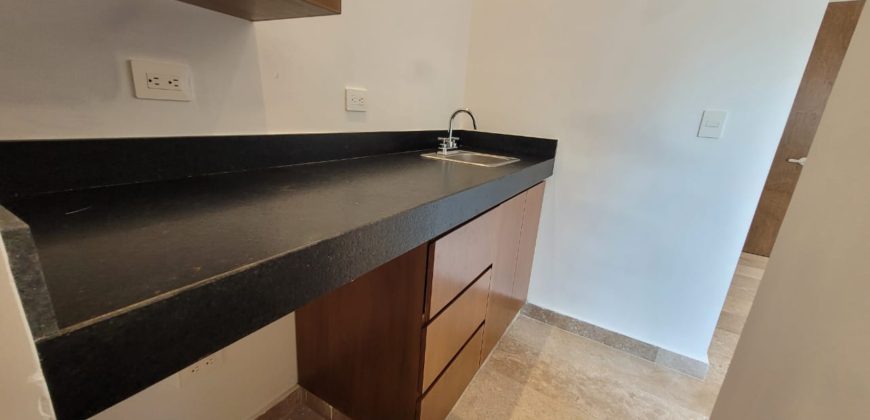 Oficina en renta en Altabrisa, lista para ocupar