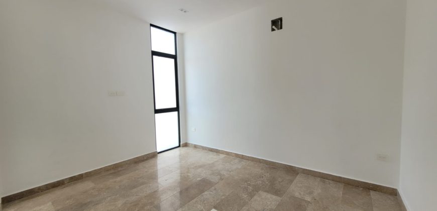 Oficina en renta en Altabrisa, lista para ocupar