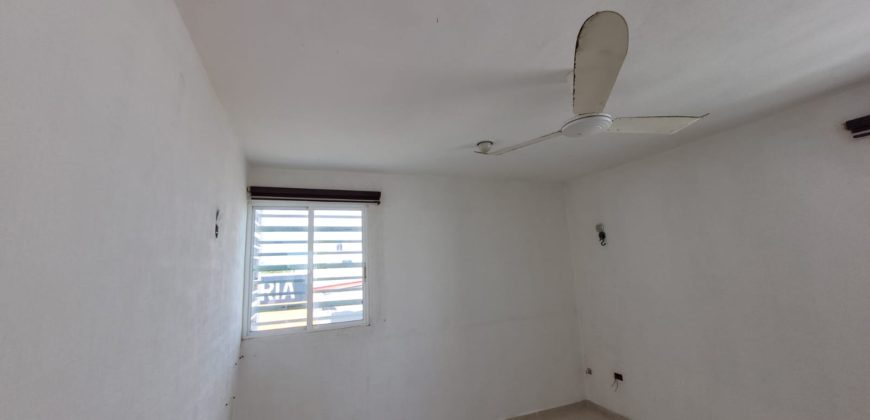 Local comercial en esquina de ciudad Caucel