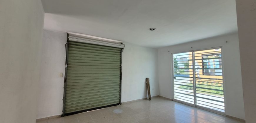 Local comercial en esquina de ciudad Caucel