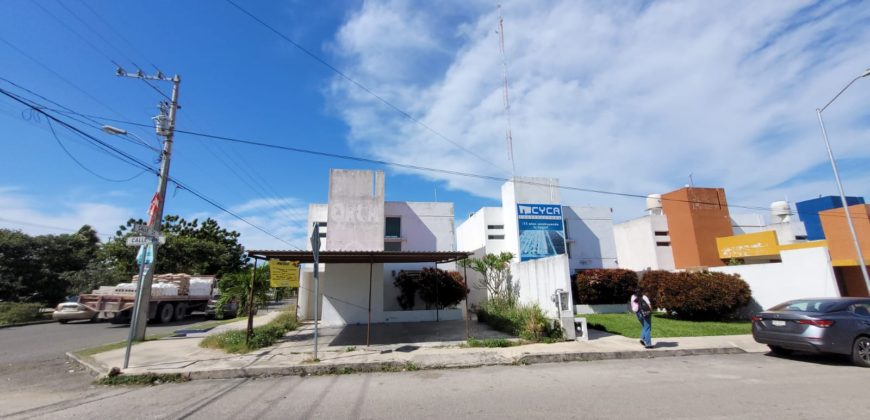 Local comercial en esquina de ciudad Caucel