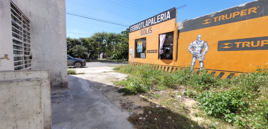 Local comercial en esquina de ciudad Caucel