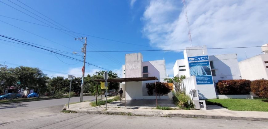Local comercial en esquina de ciudad Caucel