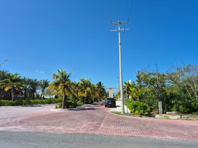 Terreno renta entrada a Puerto de Chelem, esquina